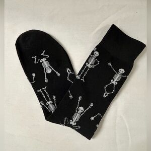 Halloween Skeletons Scary Ghouls & Goblin Time  Black & White NWOT 9”